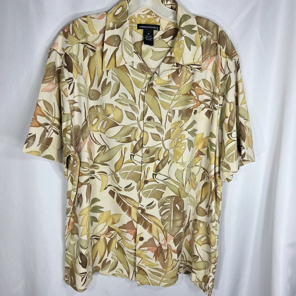 Statements NWOT White & Multi Short Sleeve Button Down Silk Shirt Size Medium